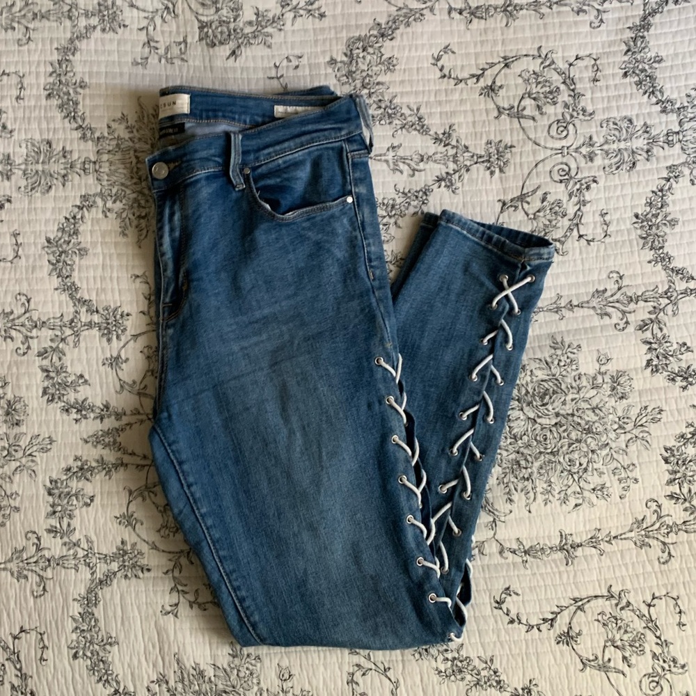 Blue high waisted pacSun jeans